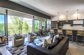 Durant by Frias Properties Hotel