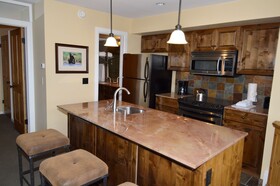 Durant by Frias Properties Hotel