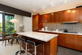 Durant by Frias Properties Hotel