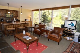 Durant by Frias Properties Hotel