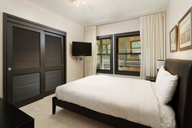 Durant by Frias Properties Hotel