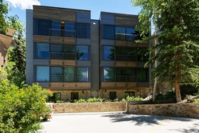 Durant by Frias Properties Hotel