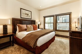 Durant by Frias Properties Hotel