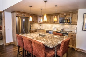 Fifth Avenue by Frias Properties