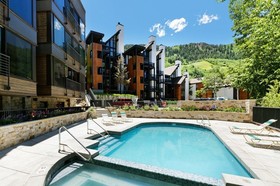 Fifth Avenue by Frias Properties