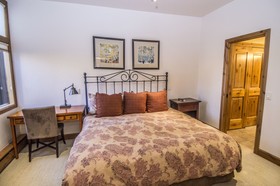 Fifth Avenue by Frias Properties