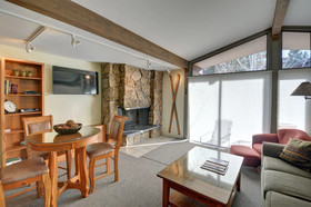 Lichenhearth Condominiums