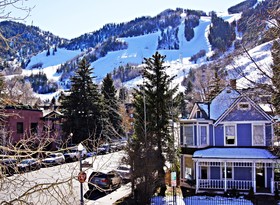 The Snow Queen Lodge and Cooper Street Lofts