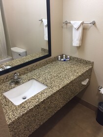 Best Western Plus Gateway Inn & Suites