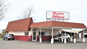 Country Manor Motel Watkins