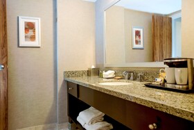 DoubleTree by Hilton Hotel Denver - Aurora