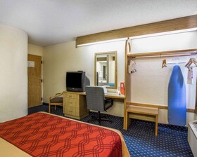 Econo Lodge Denver International Airport