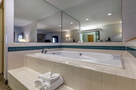 Quality Inn & Suites Denver Airport - Gateway Park
