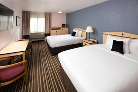 SYLO Hotel Denver Airport, a Ramada by Wyndham