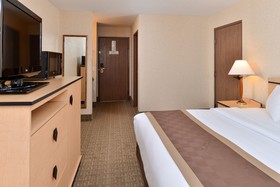 SYLO Hotel Denver Airport, a Ramada by Wyndham