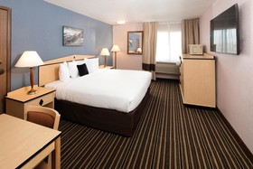 SYLO Hotel Denver Airport, a Ramada by Wyndham