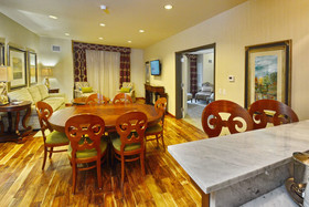 Woolley's Classic Suites