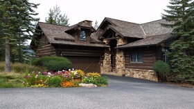 Snowberry by Elevation Accommodations