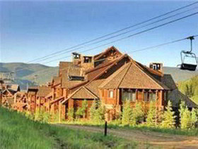 Snow Cloud Lodge