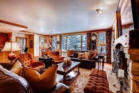 Elkhorn Lodge