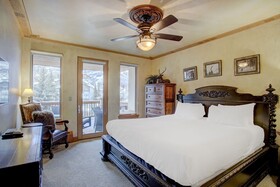 Elkhorn Lodge