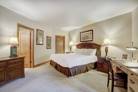 Elkhorn Lodge