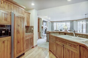 Elkhorn Lodge