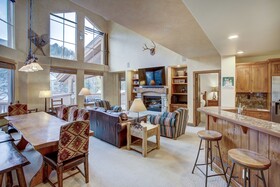 Elkhorn Lodge