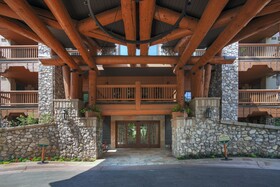 Elkhorn Lodge
