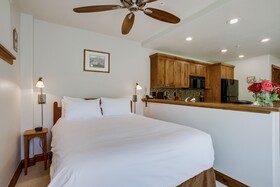 Elkhorn Lodge