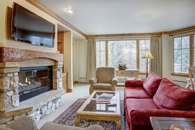 Elkhorn Lodge