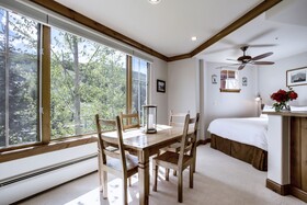 Elkhorn Lodge