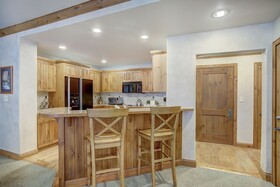 Elkhorn Lodge