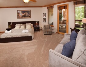 Elkhorn Lodge