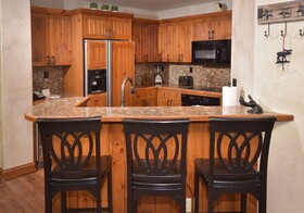 Elkhorn Lodge