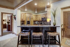 Elkhorn Lodge