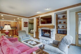 Elkhorn Lodge