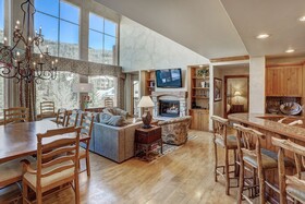 Elkhorn Lodge
