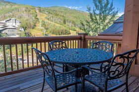 Elkhorn Lodge