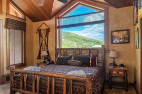 Elkhorn Lodge