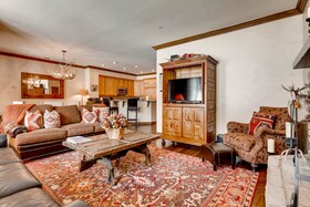 Highlands Lodge