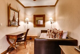 Highlands Lodge