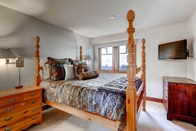 Highlands Lodge