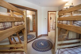 Highlands Lodge