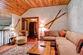Highlands Lodge