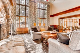 Highlands Lodge