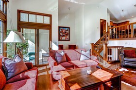 Highlands Lodge