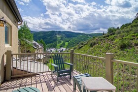 Highlands Lodge