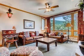 Highlands Lodge