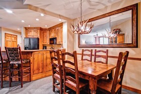 Highlands Lodge